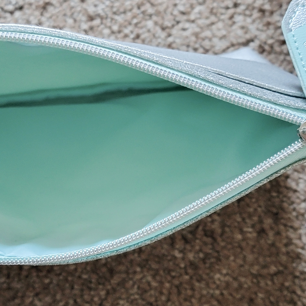Cosmetic bag - Picture 3 of 3